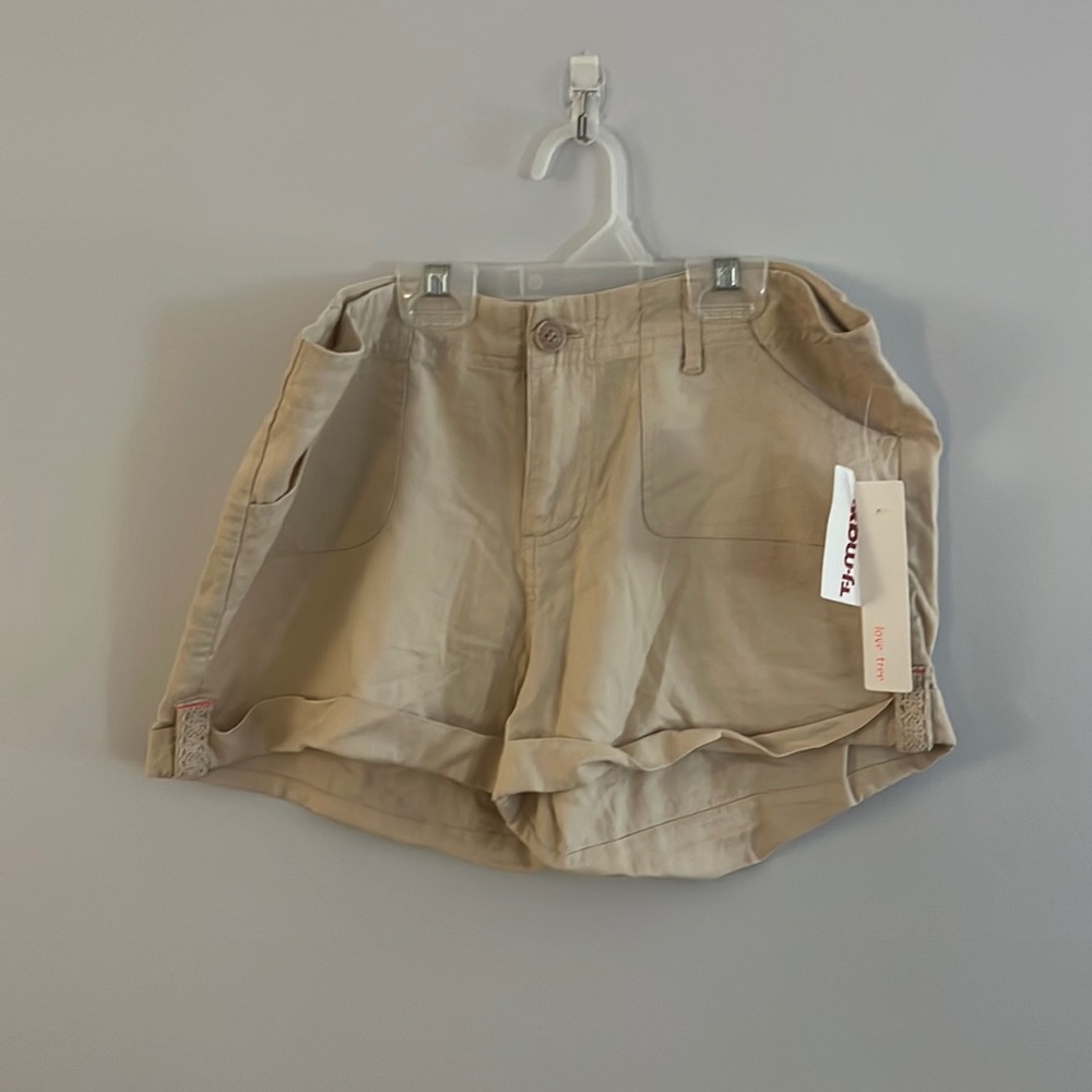Tan shorts with embroidery